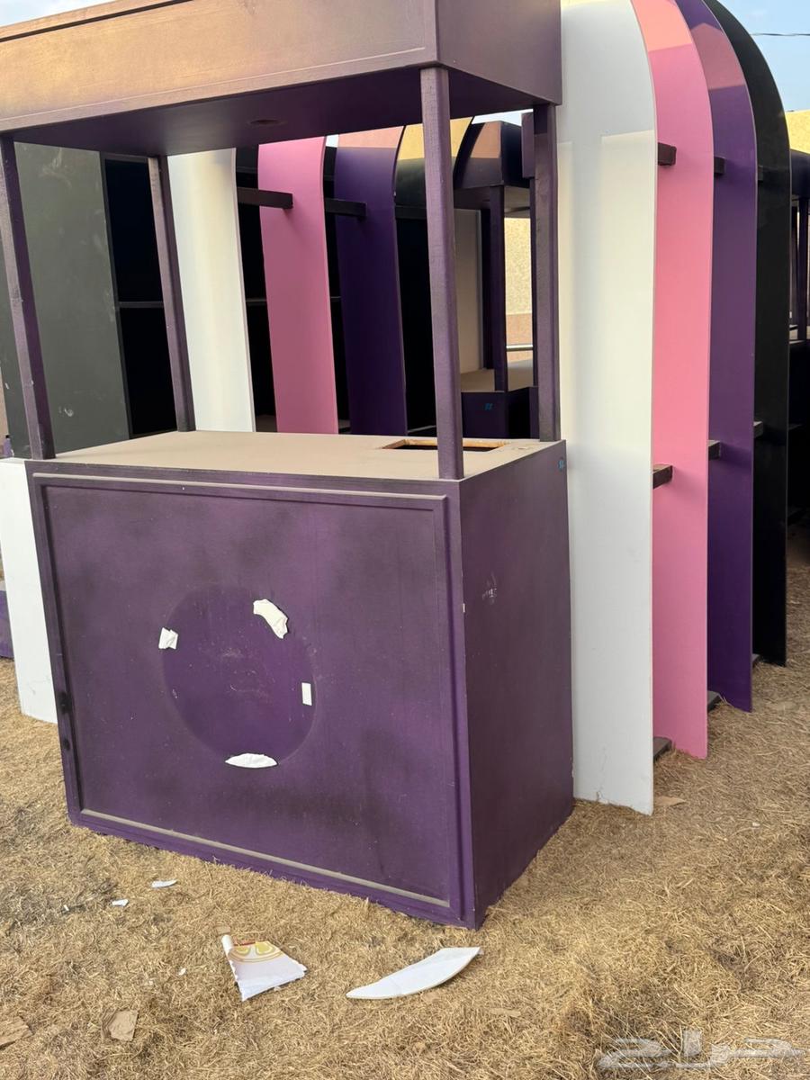 اثاث متفرق للبيع طاولات كراسي ابجورة بوث64424520445315111