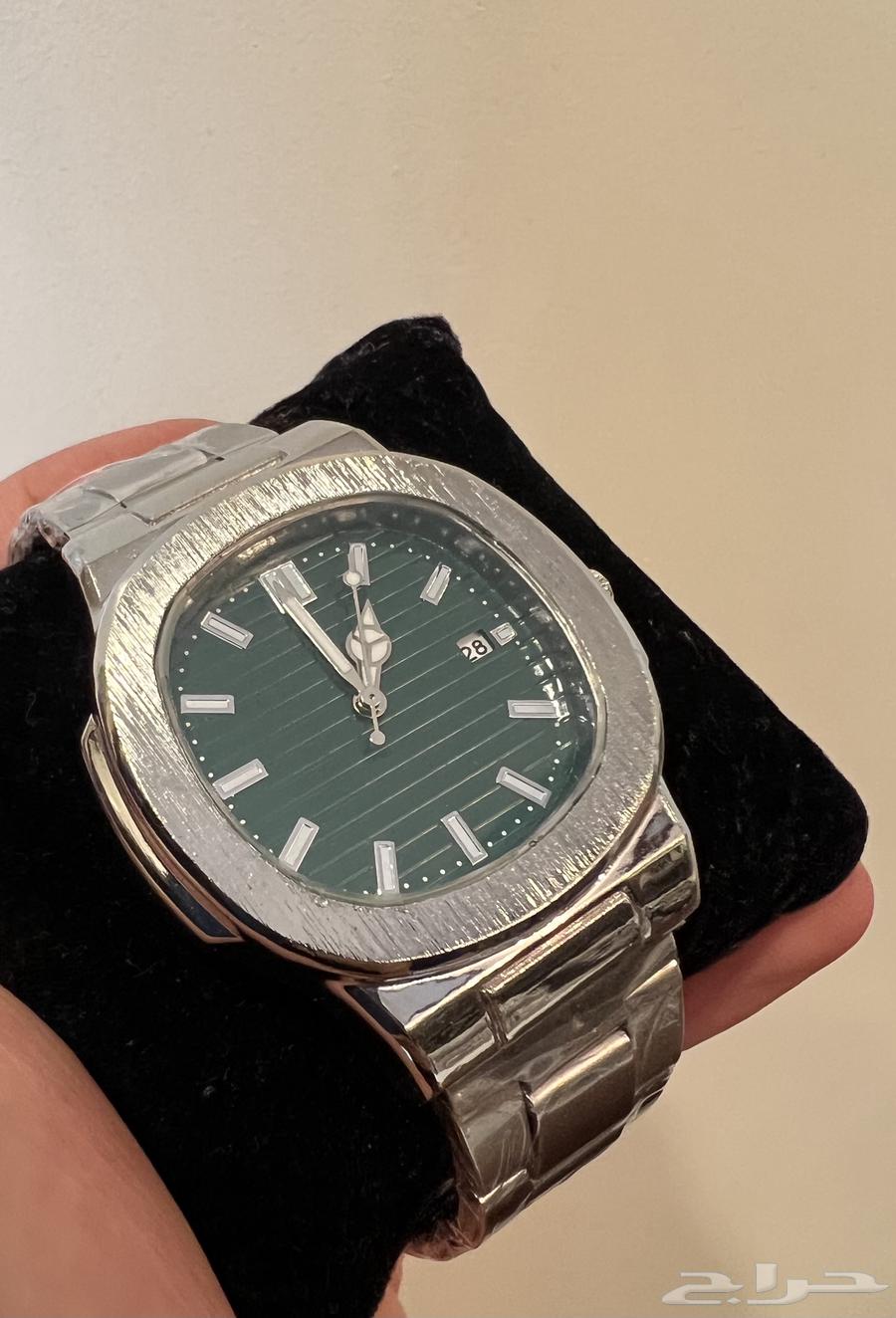 للبيع ساعة رجالية فخمه64420702105601110