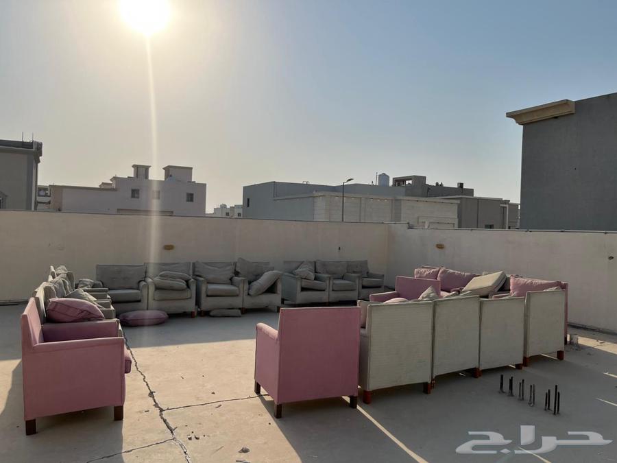 كراسي وطاولات للبيع64422975812226111