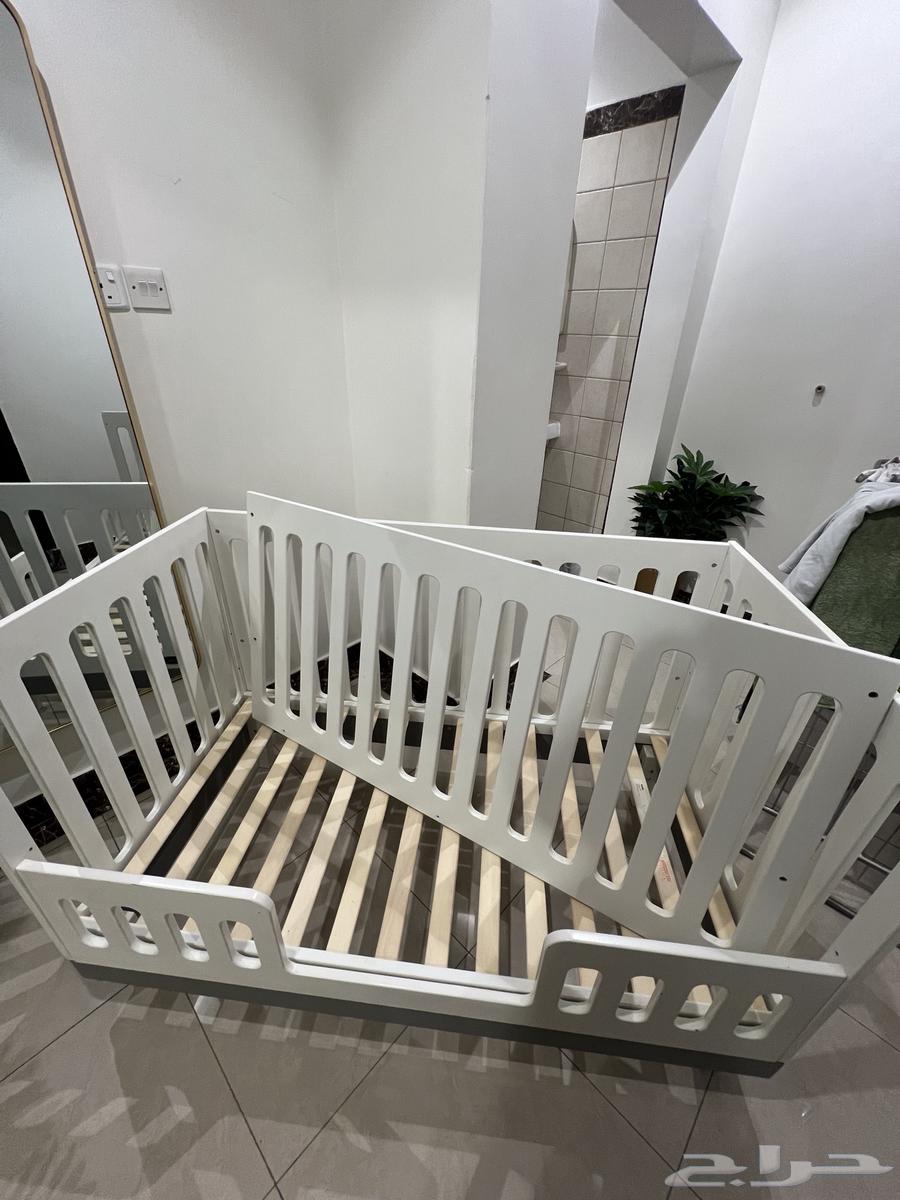 سرير اطفال من سنتر بوينت اخو الجديد للبيع64419564181506111