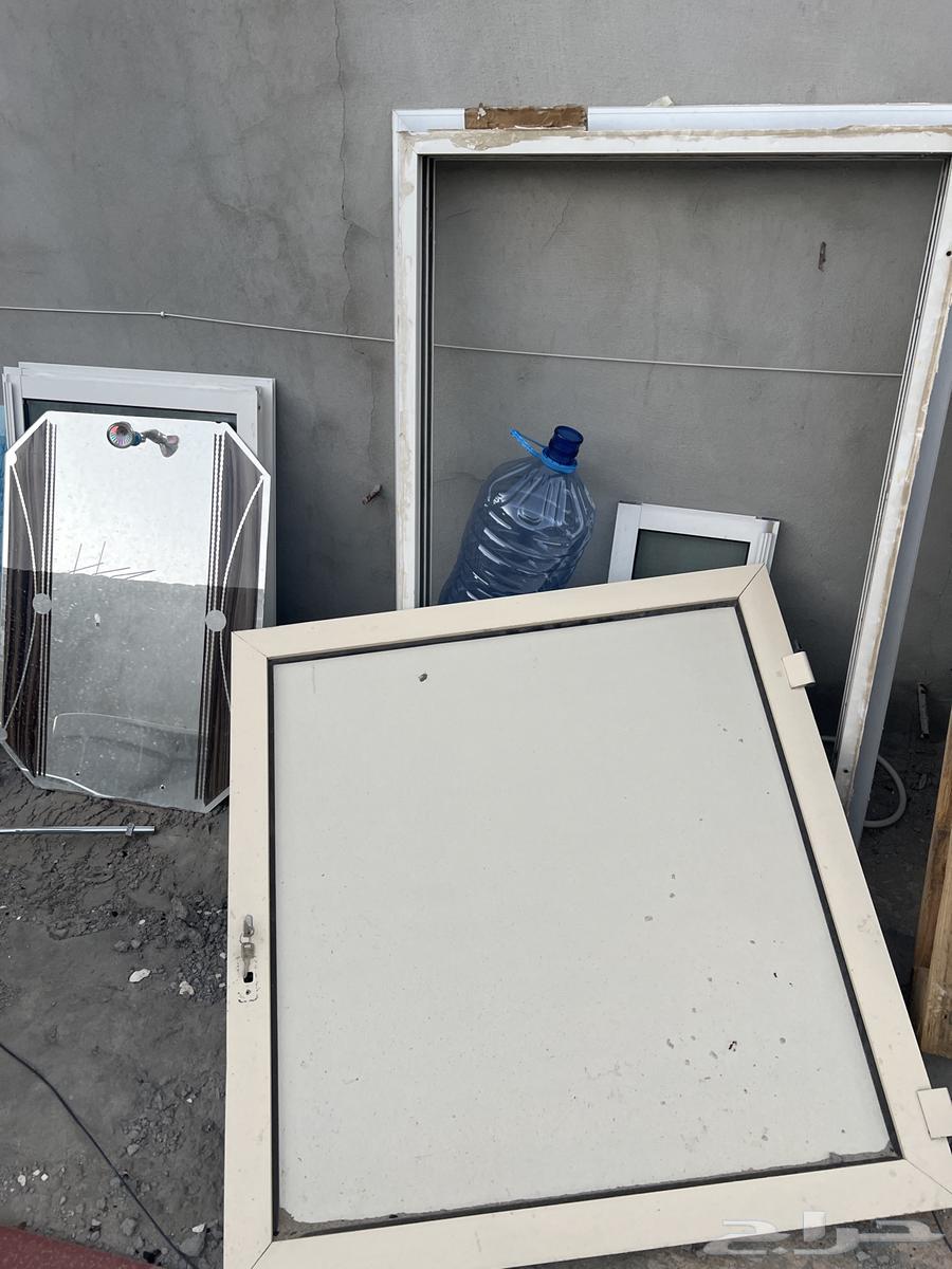 For sale as shown in the pictures with a large table and four service tables64424185958657110