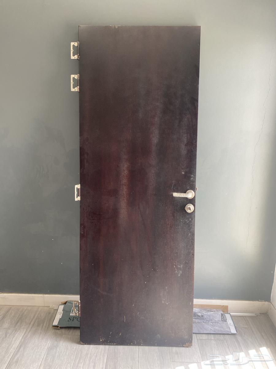 باب خشب مع الحلق للبيع من أبواب فلل مشروع واحة الخميس64422340587649110