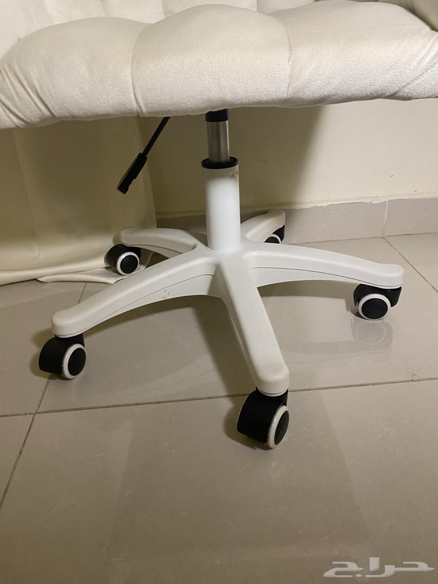 كرسي مكتبي بتصميم أنيق64424950292993112