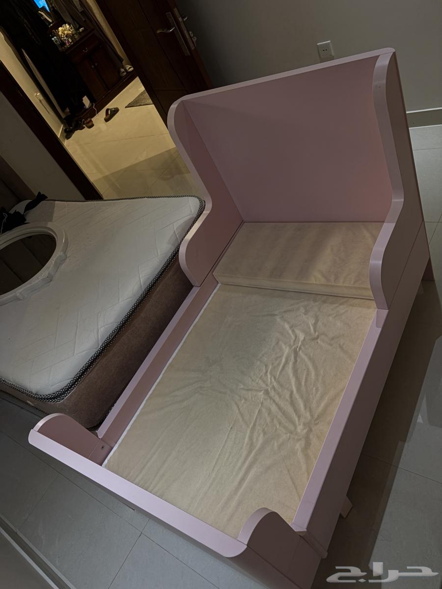 سرير للبيع 1 سرير اطفال قابل للتمدد واحد سرير نفر و نص64422724280705112