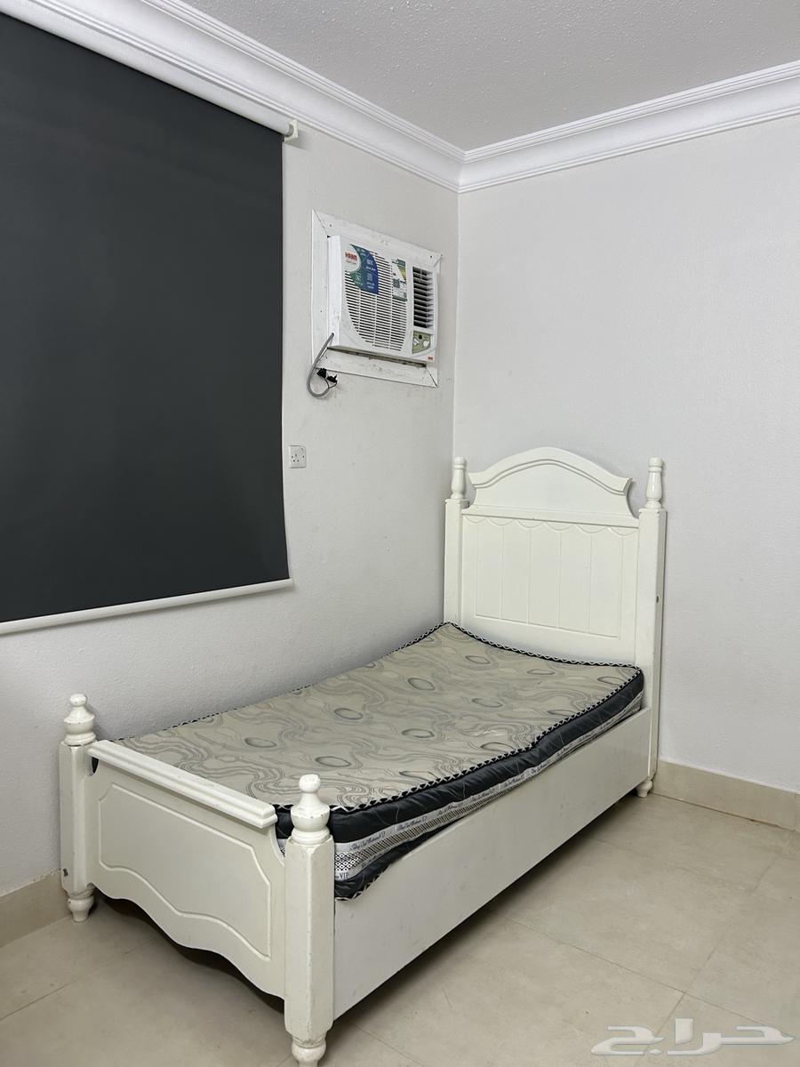 سرير نفر مع مرتبة دولابين أبيض نظيفة للبيع64422881204866110