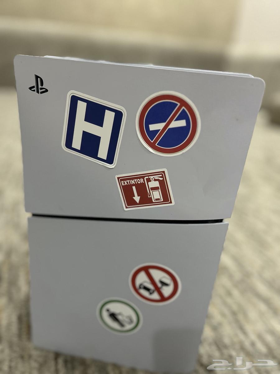 Slightly used clean PlayStation Five64425838013315110