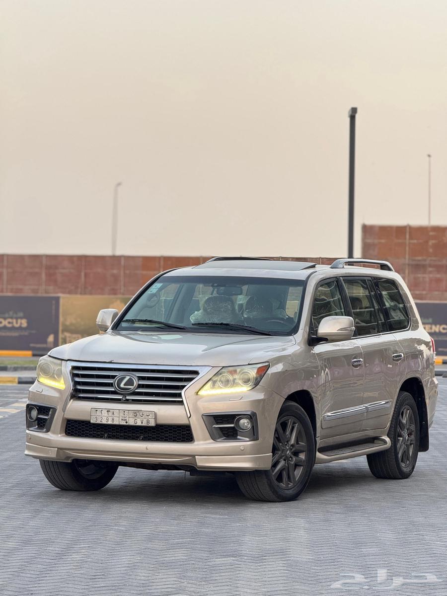 لكزس 570 - ذهبي - 2012. - 95 ألف ريال64585905978753110