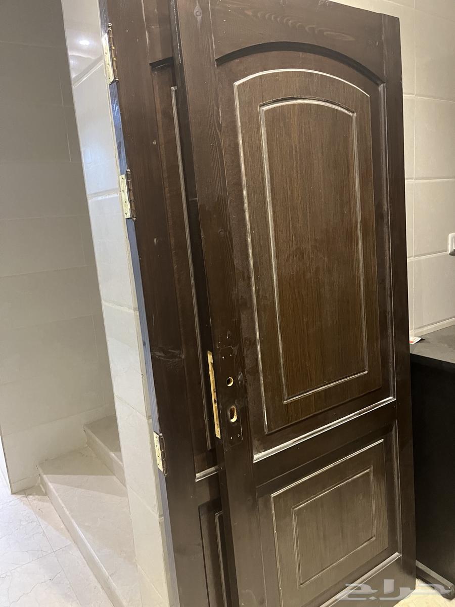 بابين خشب جديده للبيع64425690622721110