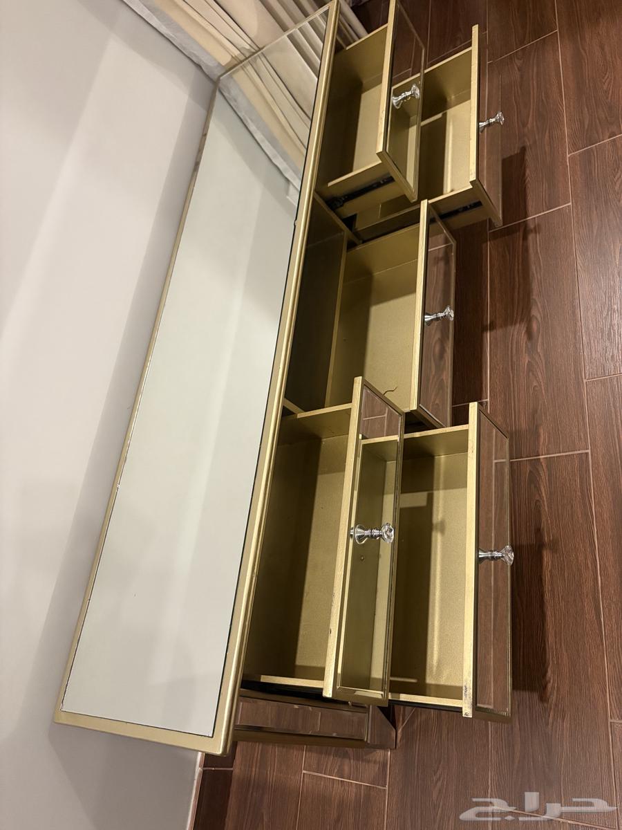 طاولة تلفزيون64424869498115110