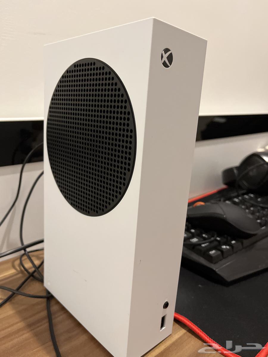 اكس بوكس جديد ونظيف استخدام قليل وفيه اشتراك قيم باس64421161029761110