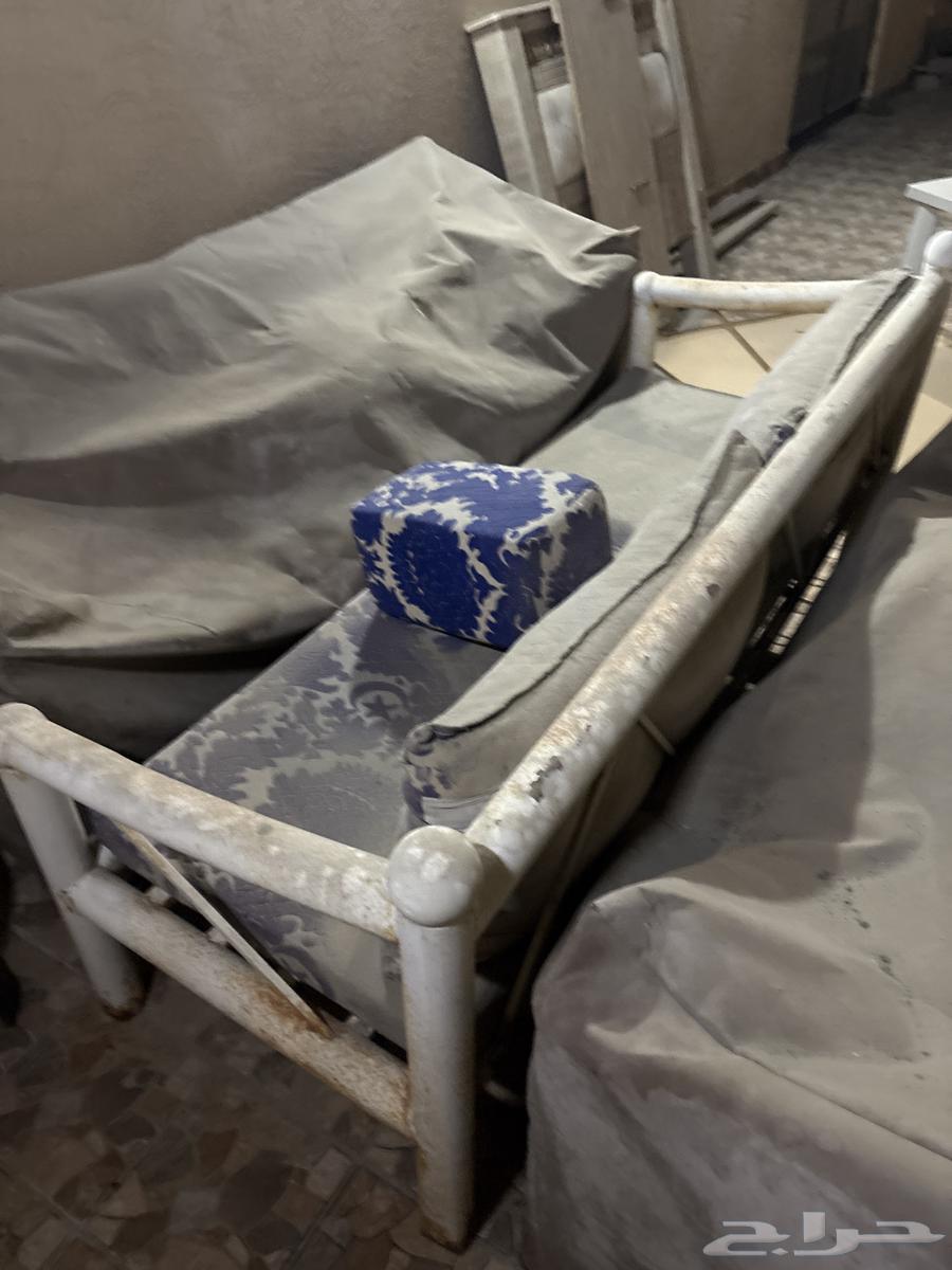 جلسات خارجيه وثنين سرير للبيع الاسره نظيفه وشكلها مرتب64425663967873112