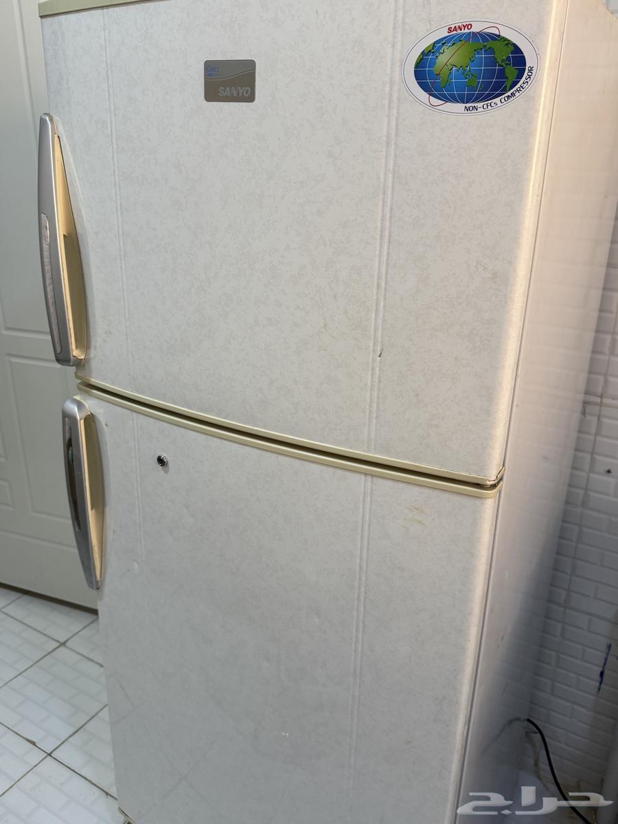 ثلاجه وفرن بحالة جيده64423022382338111