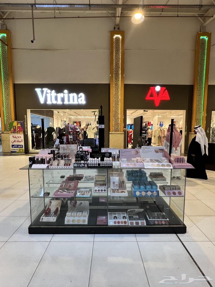 Makeup, Accessories, Perfumes, Oud, and Incense Kiosk for Sale64425892224257110