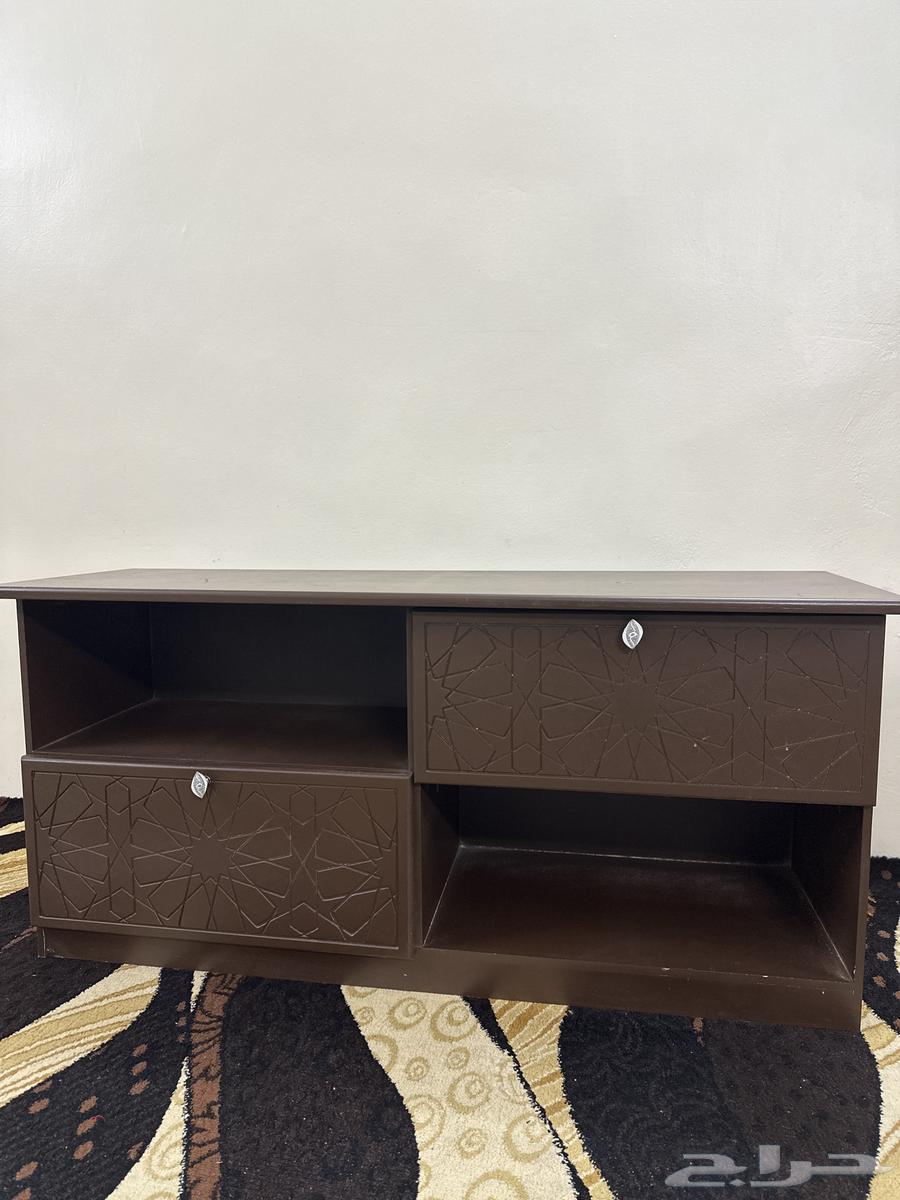 طاولة دولاب شاشه64419332040323110