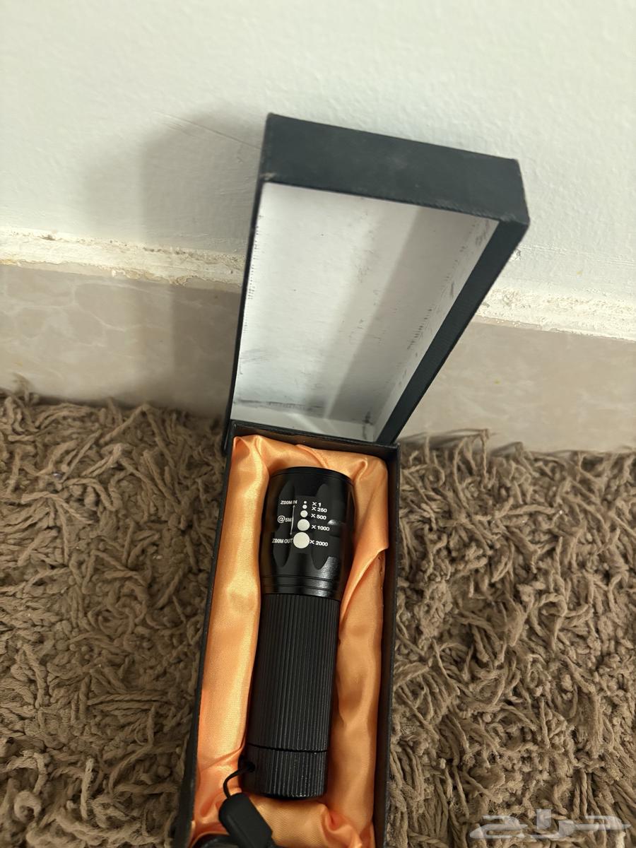 كشاف حجر ريموت نضيف جدا بكرتونه مااستعملته و فيه درجات64421458780546113