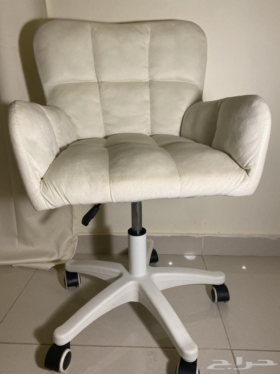 كرسي مكتبي بتصميم أنيق64424950292993110