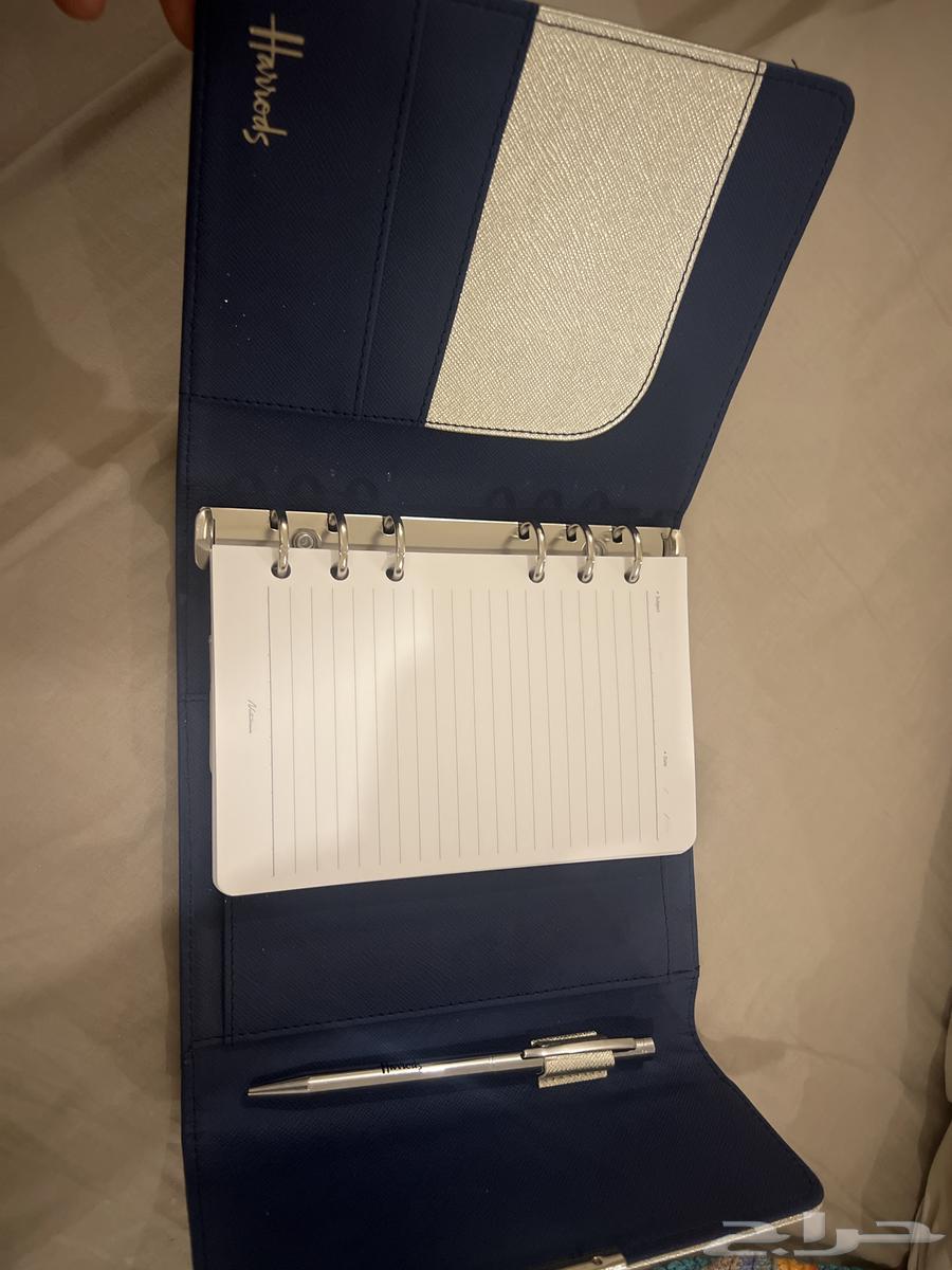 دفترين مشتريهم من هارودز لندن64425972881282111