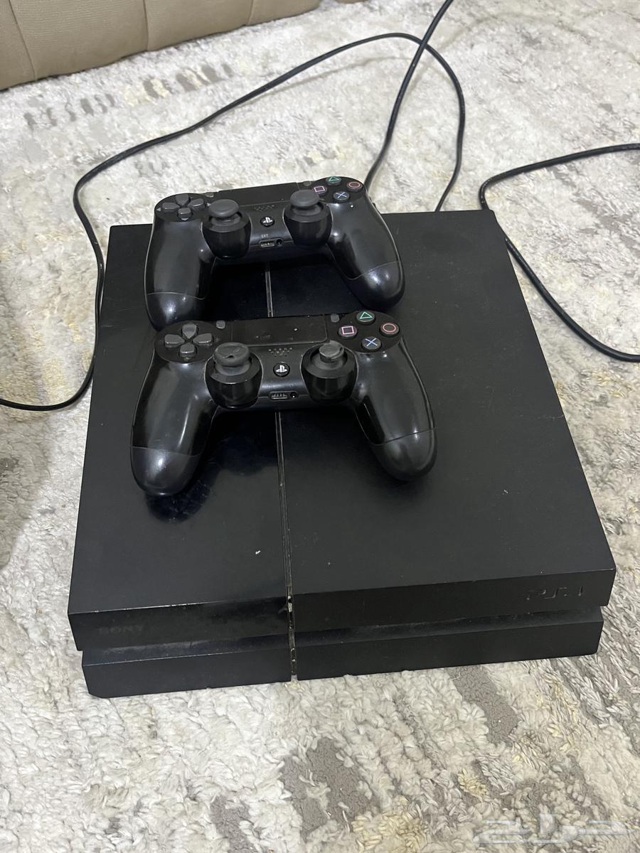 سوني فور نضيف مع يدين سوني وحده اصيله جات مع السوني64423636311553110