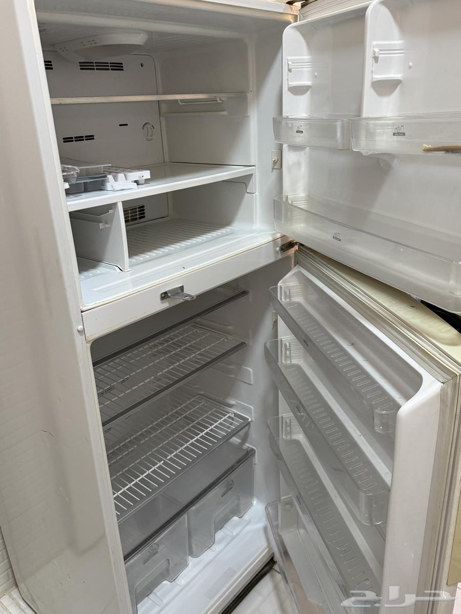 ثلاجه وفرن بحالة جيده64423022382338110