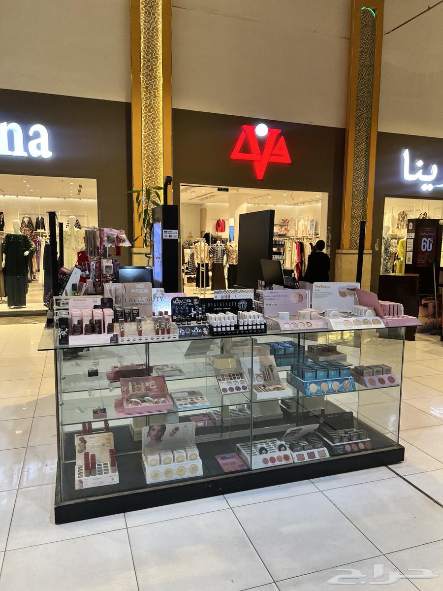 Makeup, Accessories, Perfumes, Oud, and Incense Kiosk for Sale64425892224257114