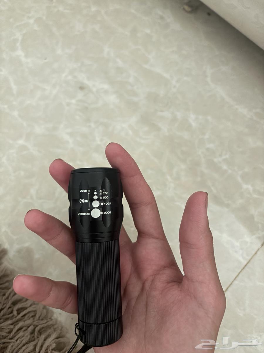 كشاف حجر ريموت نضيف جدا بكرتونه مااستعملته و فيه درجات64421458780546111