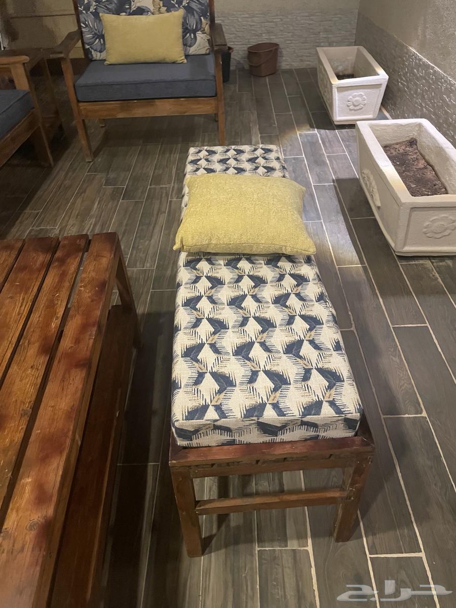 Outdoor set consisting of 5 seats and 3 tables64424651817729112