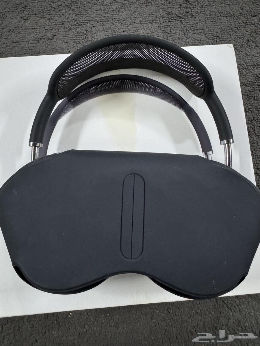 AirPods Max headphones with very clean and minimal use64421594758657110