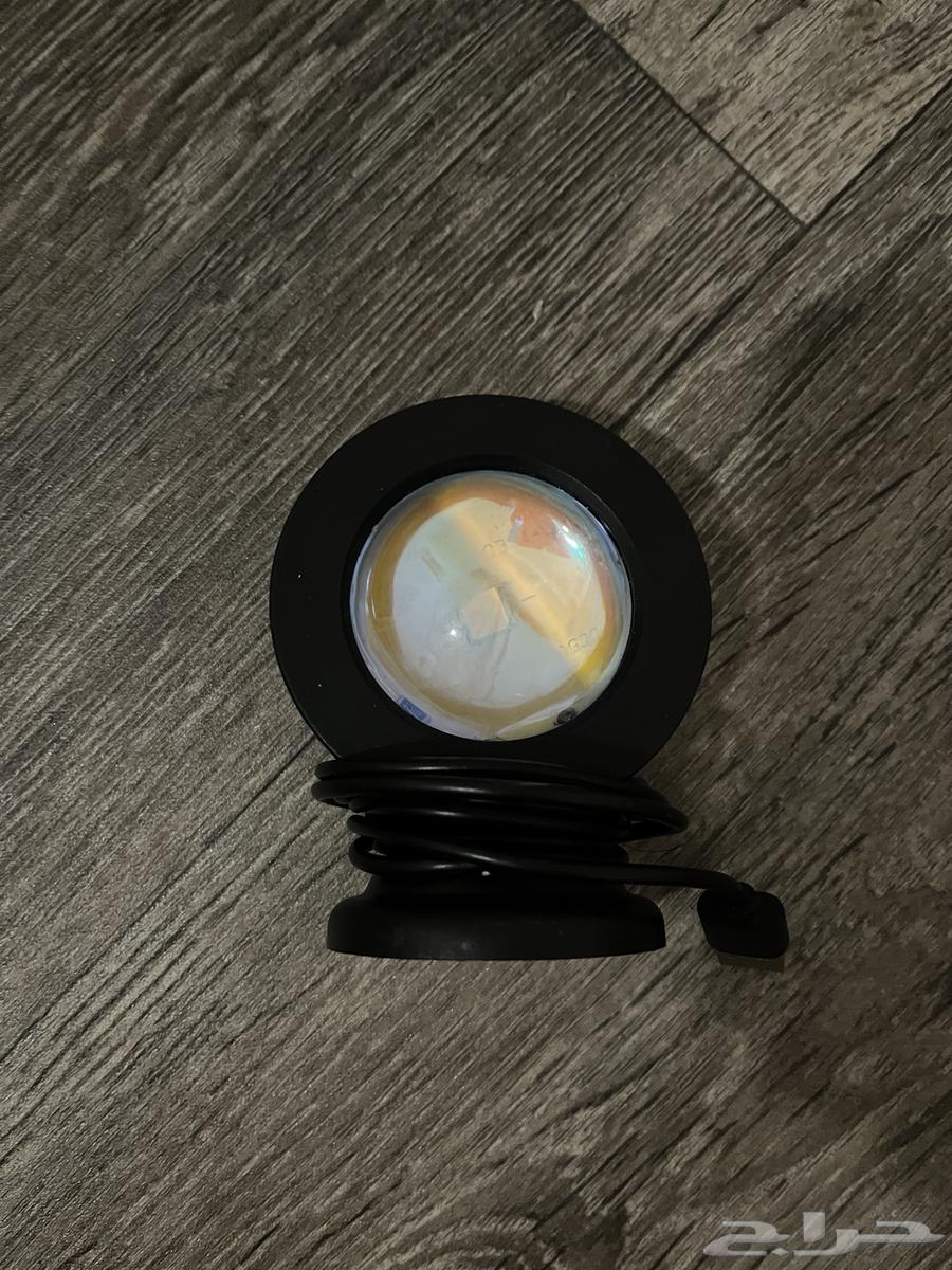 اضاءه جميله ذات لون واحد64423292370817112