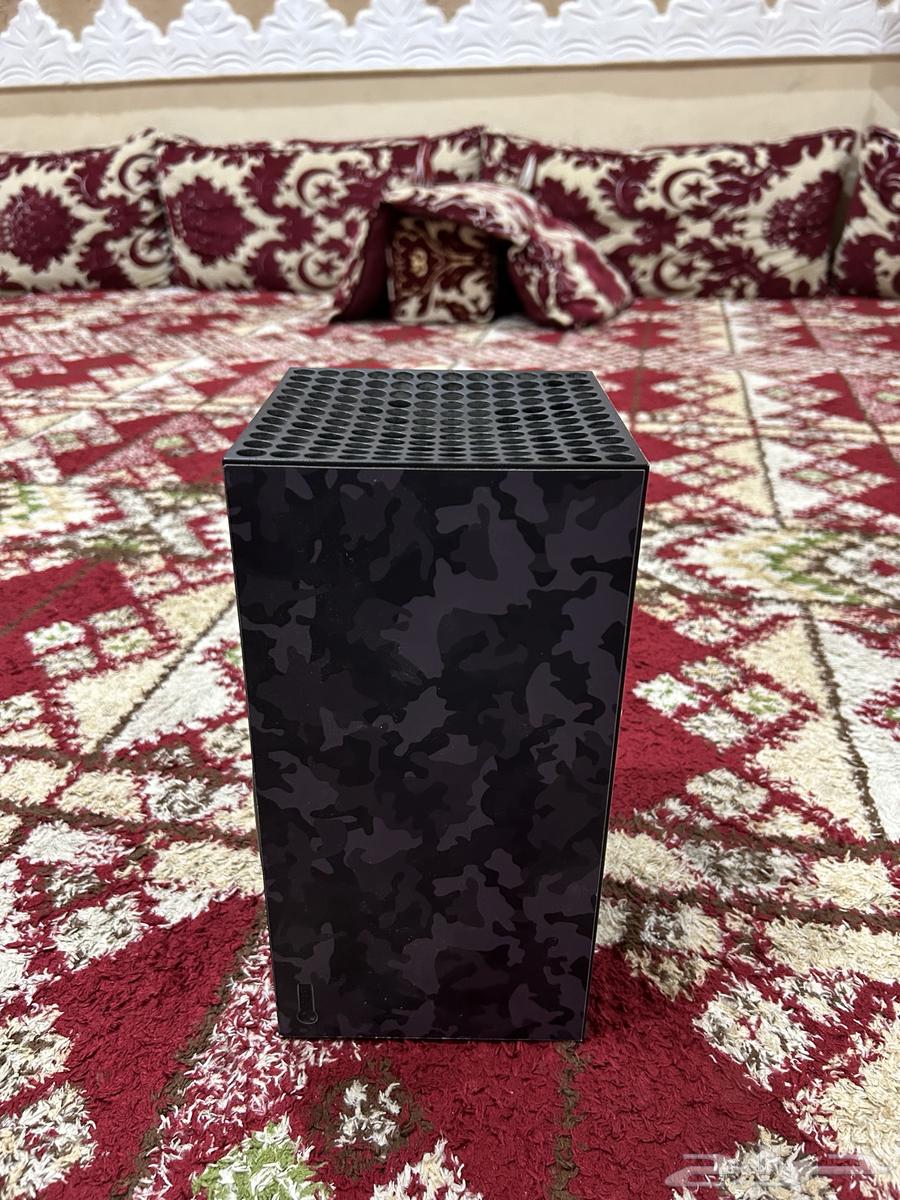 اكس بكس سريس اكس نضيف فيه بعض الخدوش البسيطه64422944349826111