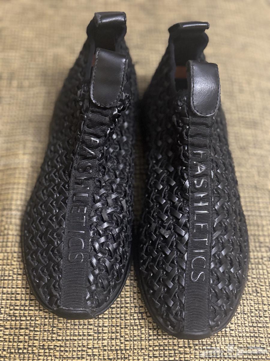 حذاء نسائي جديد ماركة إيطاليه مقاس 3764423622932354110