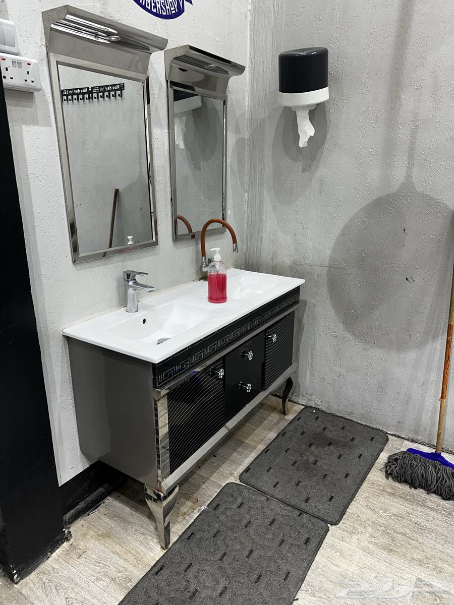 Barber chairs. Excellent condition, one of a kind64425353975042112