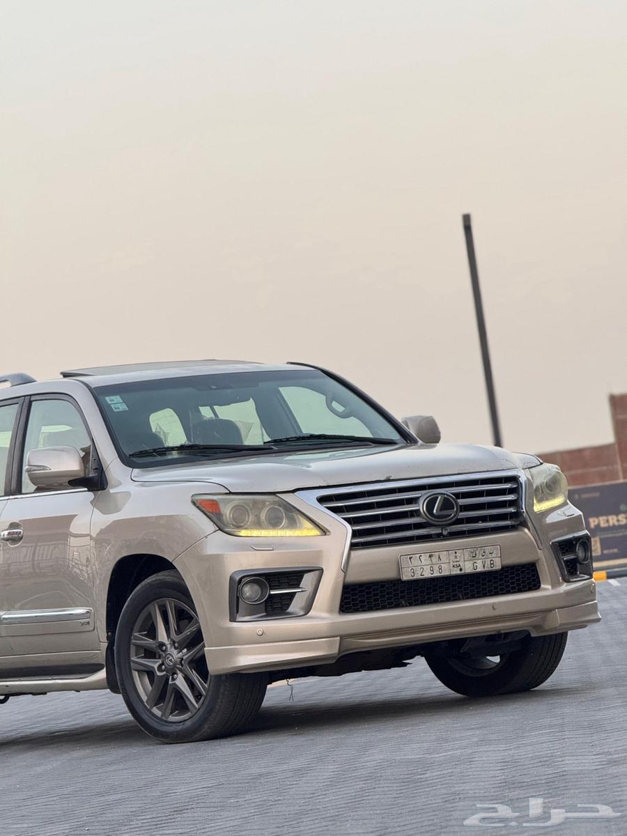 لكزس 570 - ذهبي - 2012. - 95 ألف ريال64585905978753113
