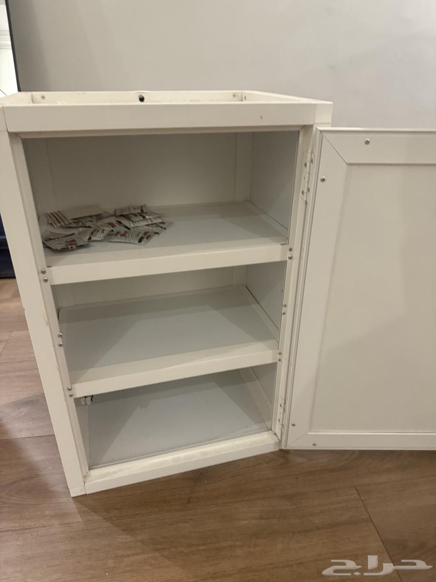 Storage cabinet for items64421040096258111