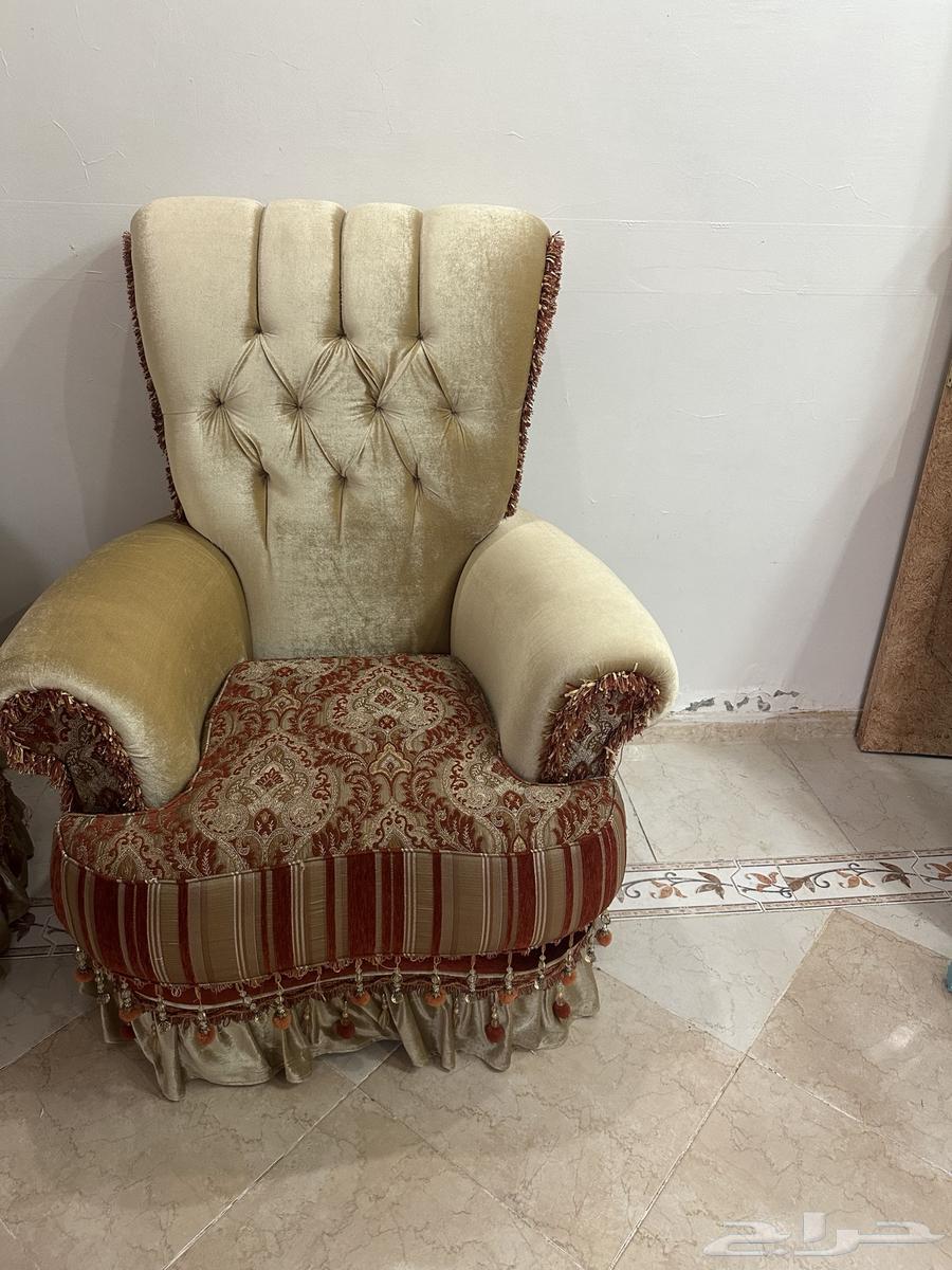 كنب نضيف الحد 1500ريال خشب اصلي قابل للتفاوض64420431739905114