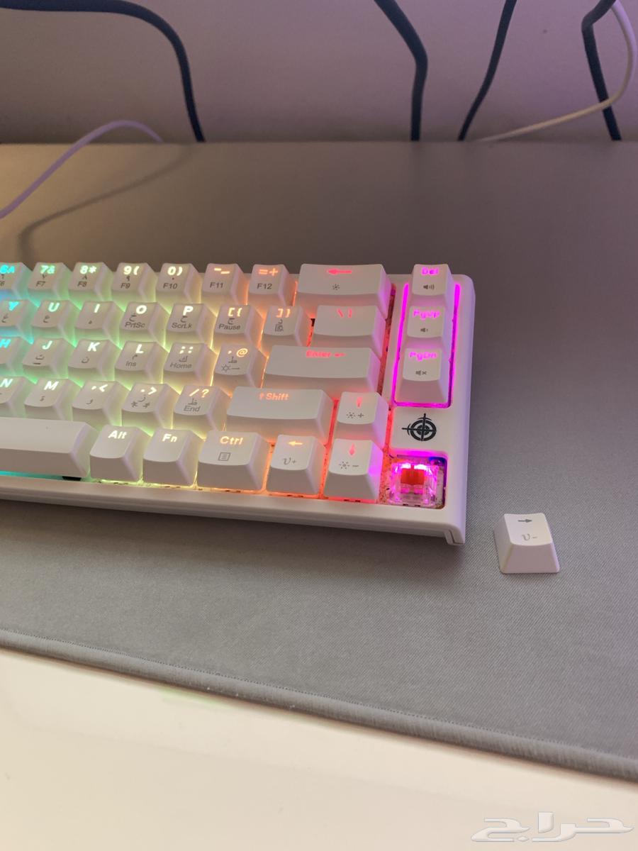 White keyboard with red switch64420431708675111