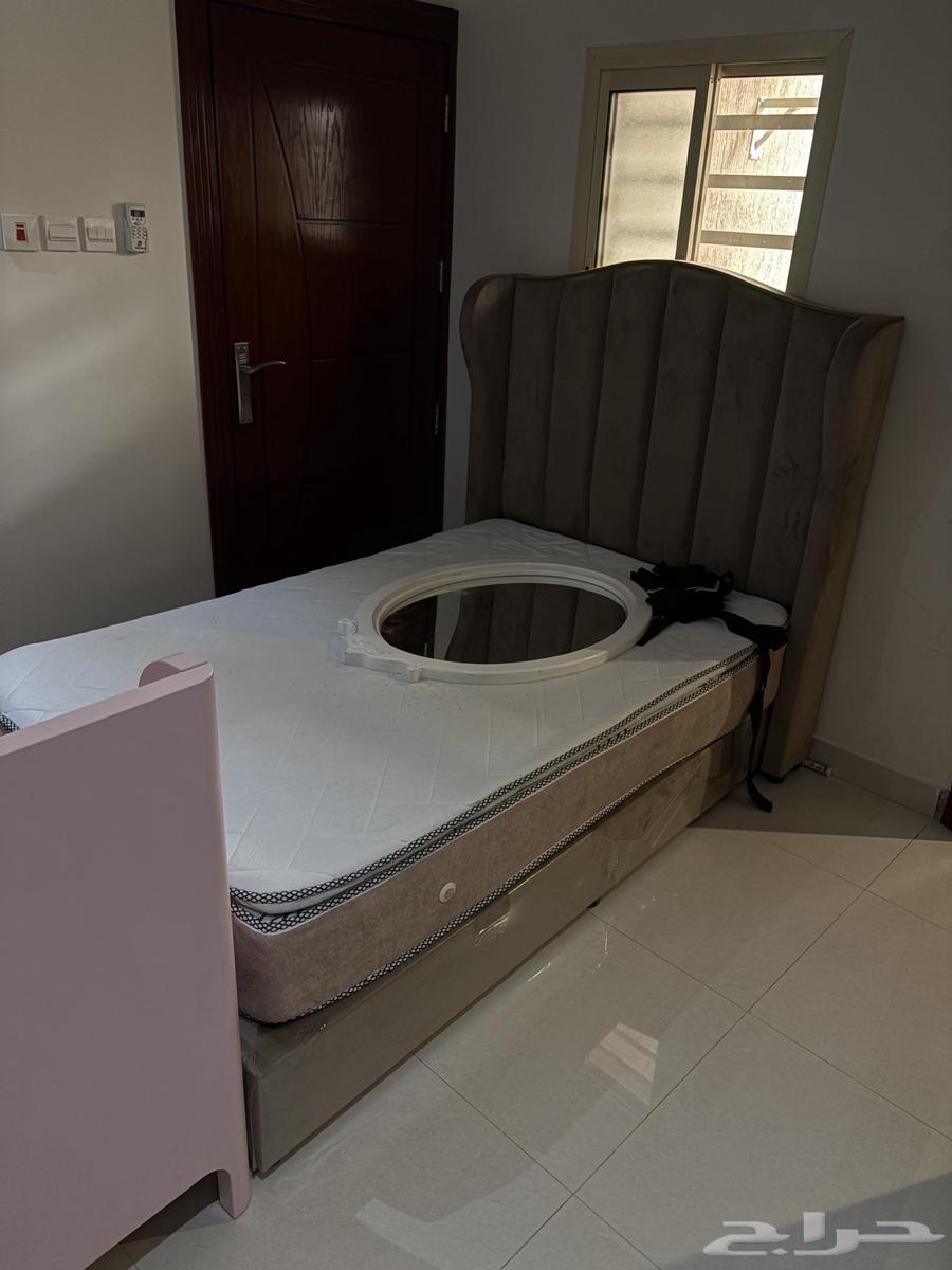 سرير للبيع 1 سرير اطفال قابل للتمدد واحد سرير نفر و نص64422724280705111