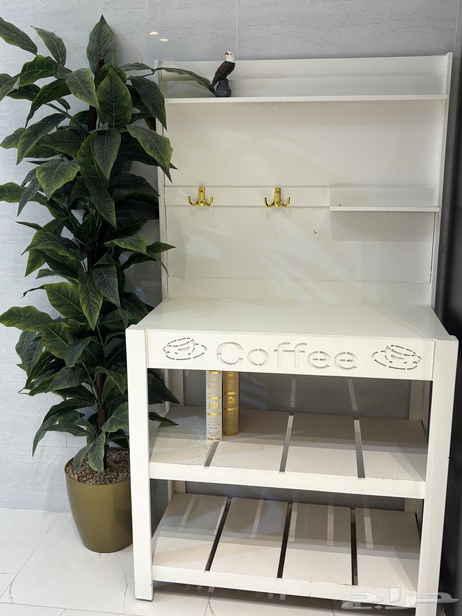 طاولة قهوه مع نبته زينه64423435484035111