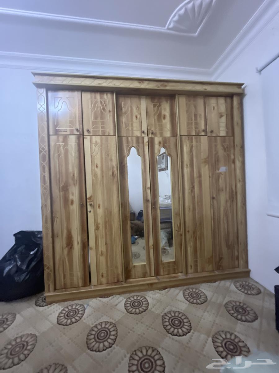 دولاب ملابس كبير جدا السعر 1000 قابل للتفاوض64424347719299110