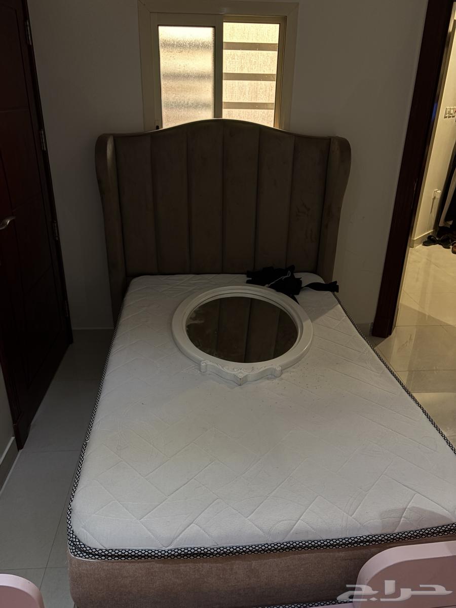 سرير للبيع 1 سرير اطفال قابل للتمدد واحد سرير نفر و نص64422724280705113