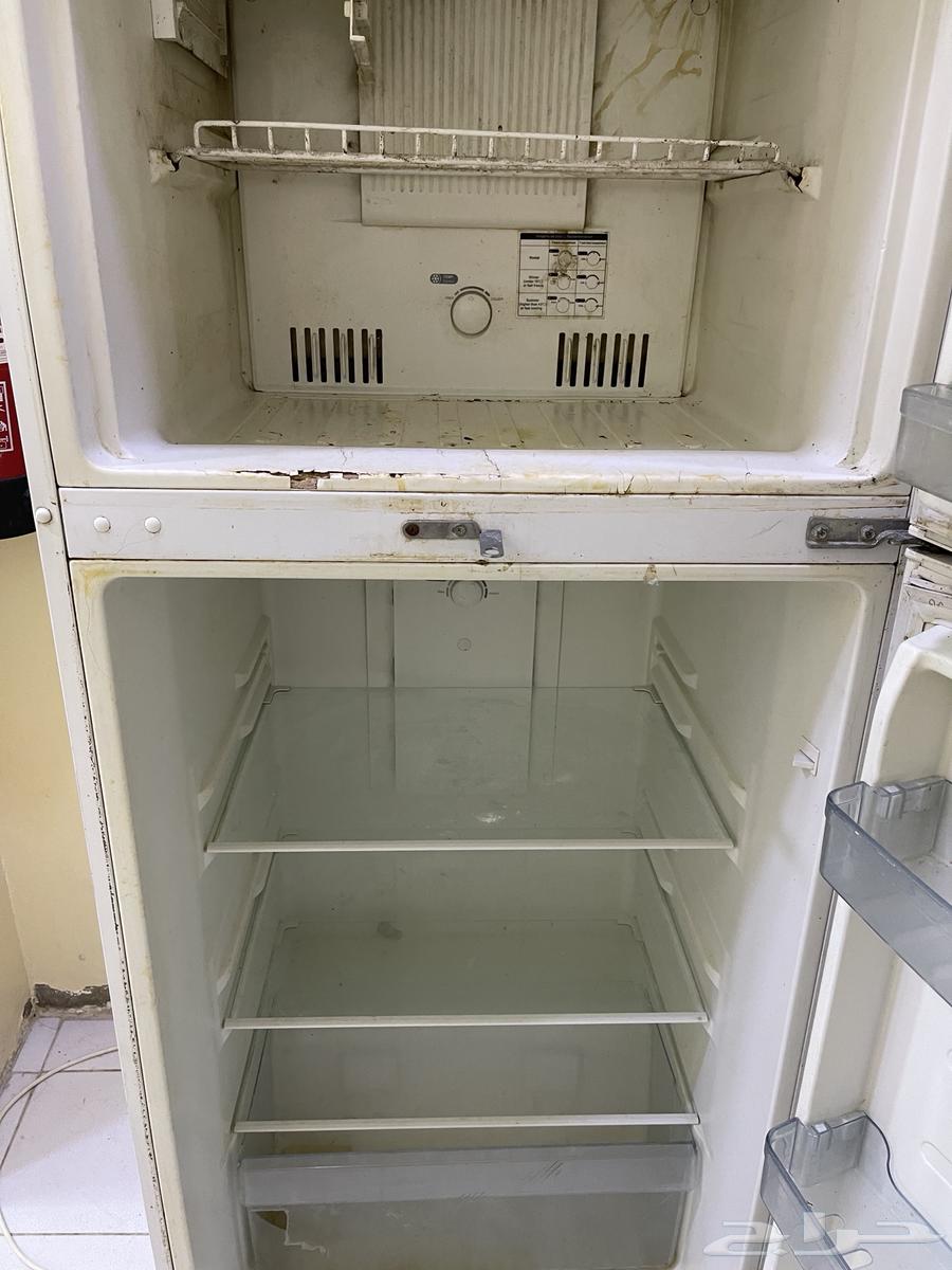 ثلاجه مستعمله خربان فيها الفريون64423864321283111