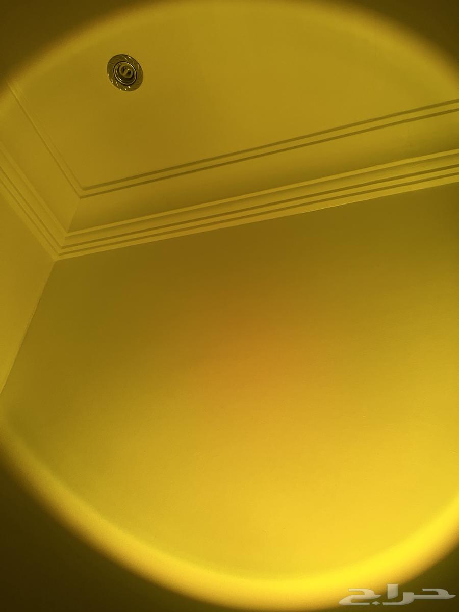 اضاءه جميله ذات لون واحد64423292370817111