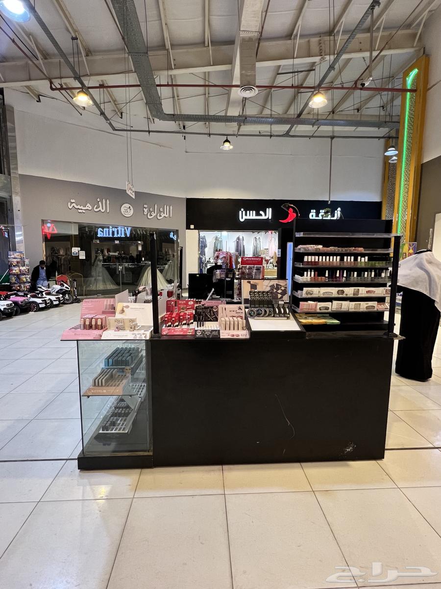 Makeup, Accessories, Perfumes, Oud, and Incense Kiosk for Sale64425892224257111