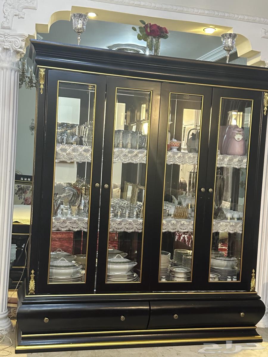 Dining table, display cabinet, and clean buffet at an excellent price64419932957954110