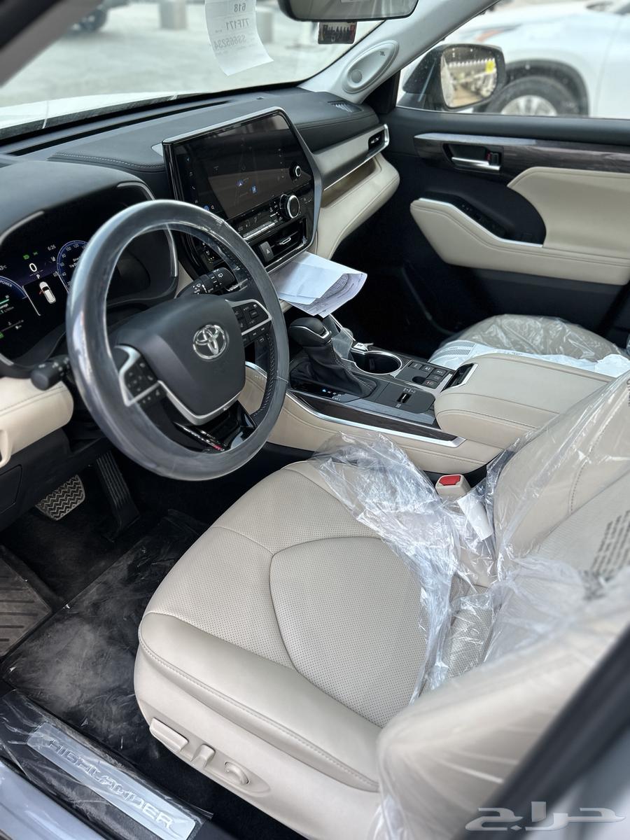 تويوتا  هايلاندر لمتدد 2025 فل كامل فضي 196650 شامل الضريبة64580499920130114