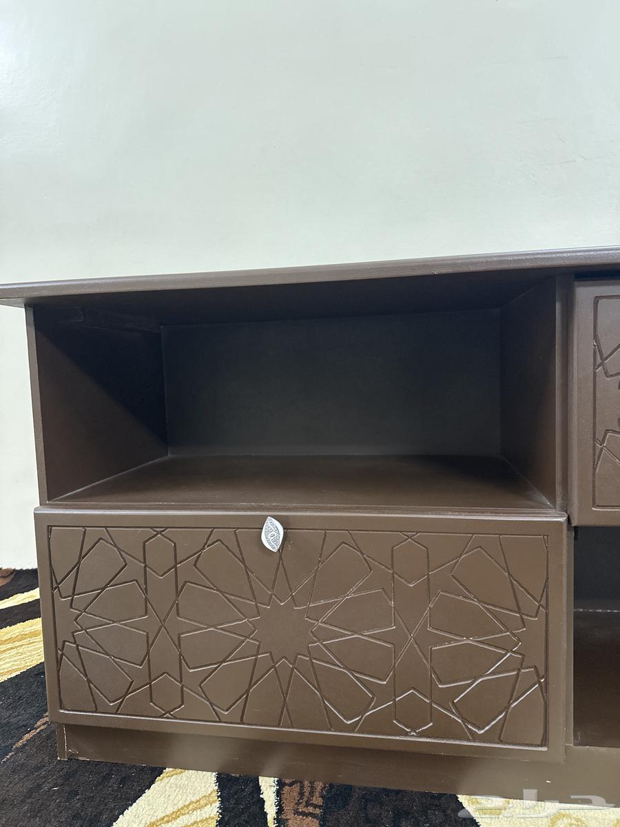 طاولة دولاب شاشه64419332040323111