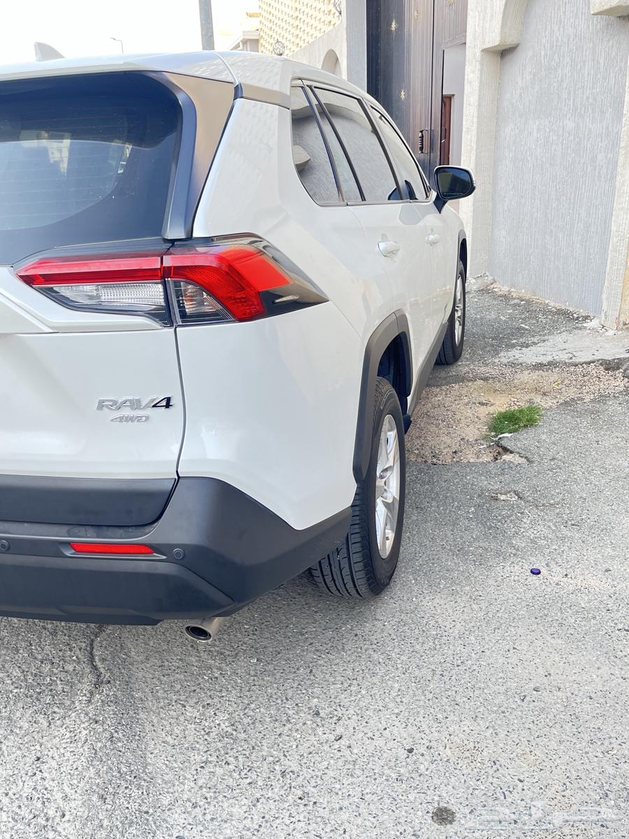 Toyota RAV4 2021 Double White Saudi Local Tune-up, 180,000 km Driven64580431060995113