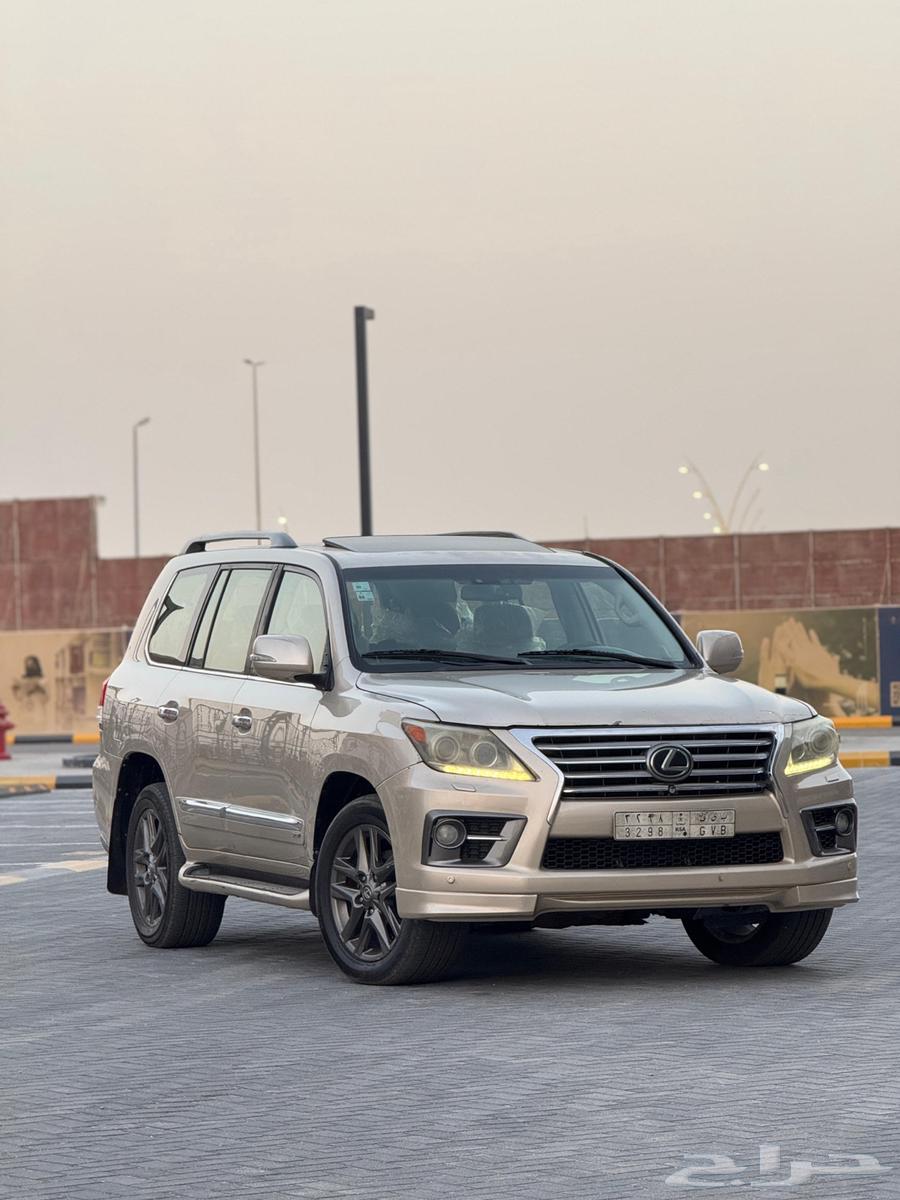 لكزس 570 - ذهبي - 2012. - 95 ألف ريال64585905978753112