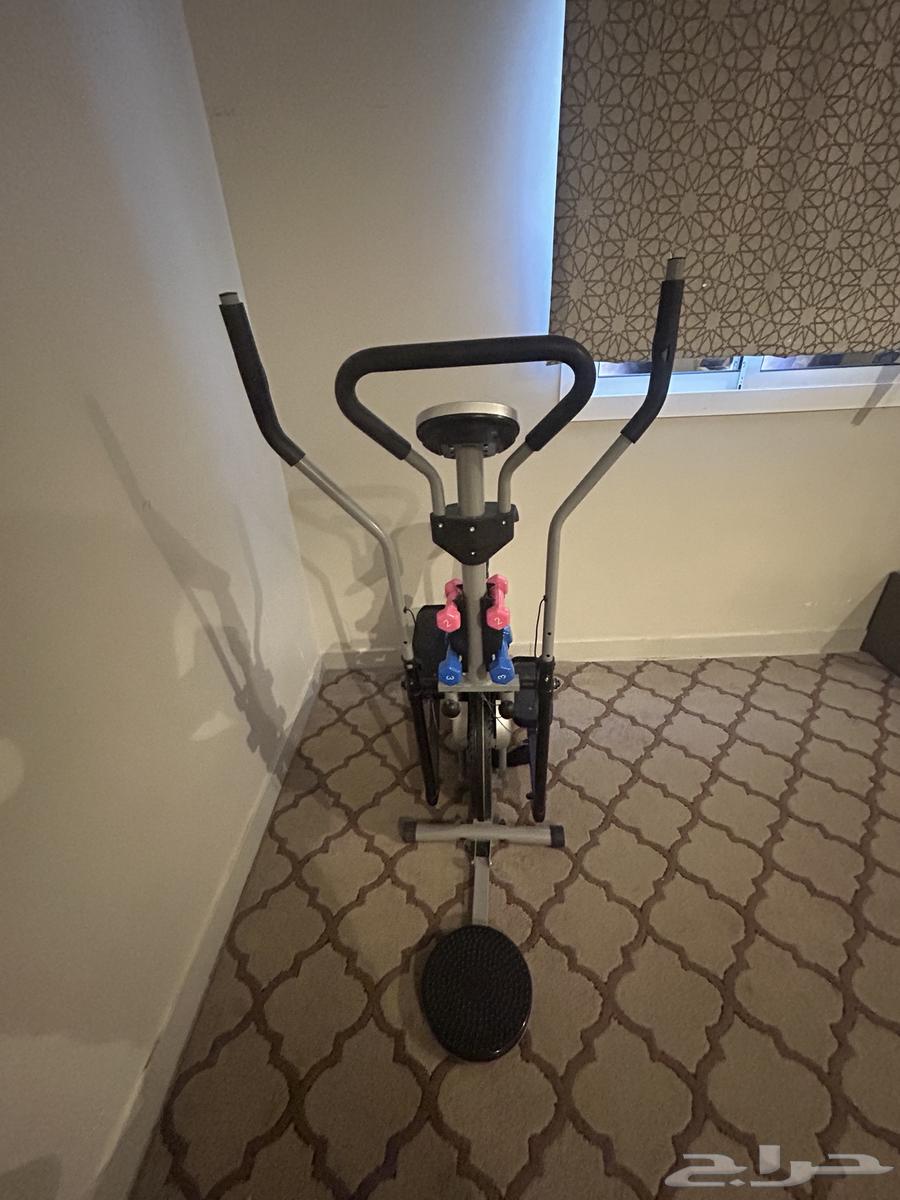 كرسي قيمنق و دراجة رياضيه64421838680961111