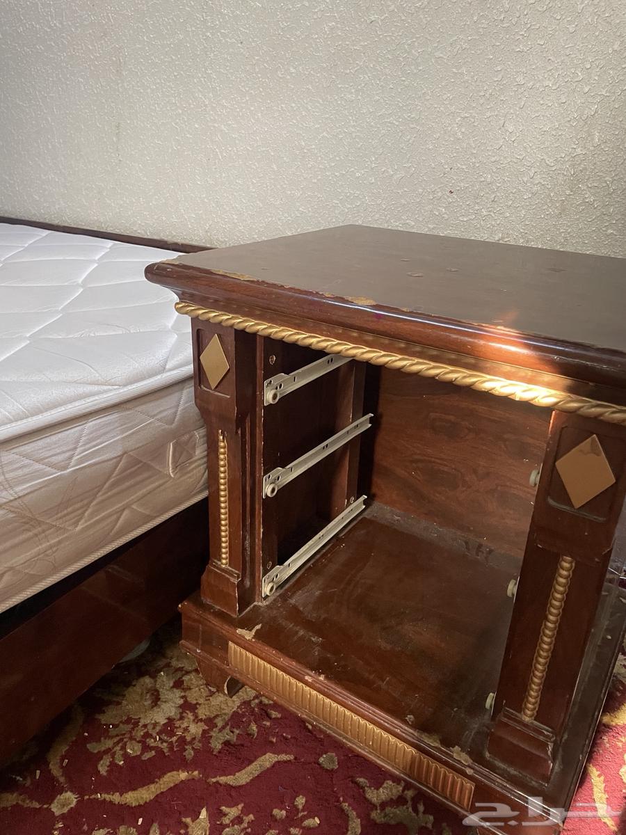 سرير نوم للبيع و مرتبه و كوميدينا64423904464386111