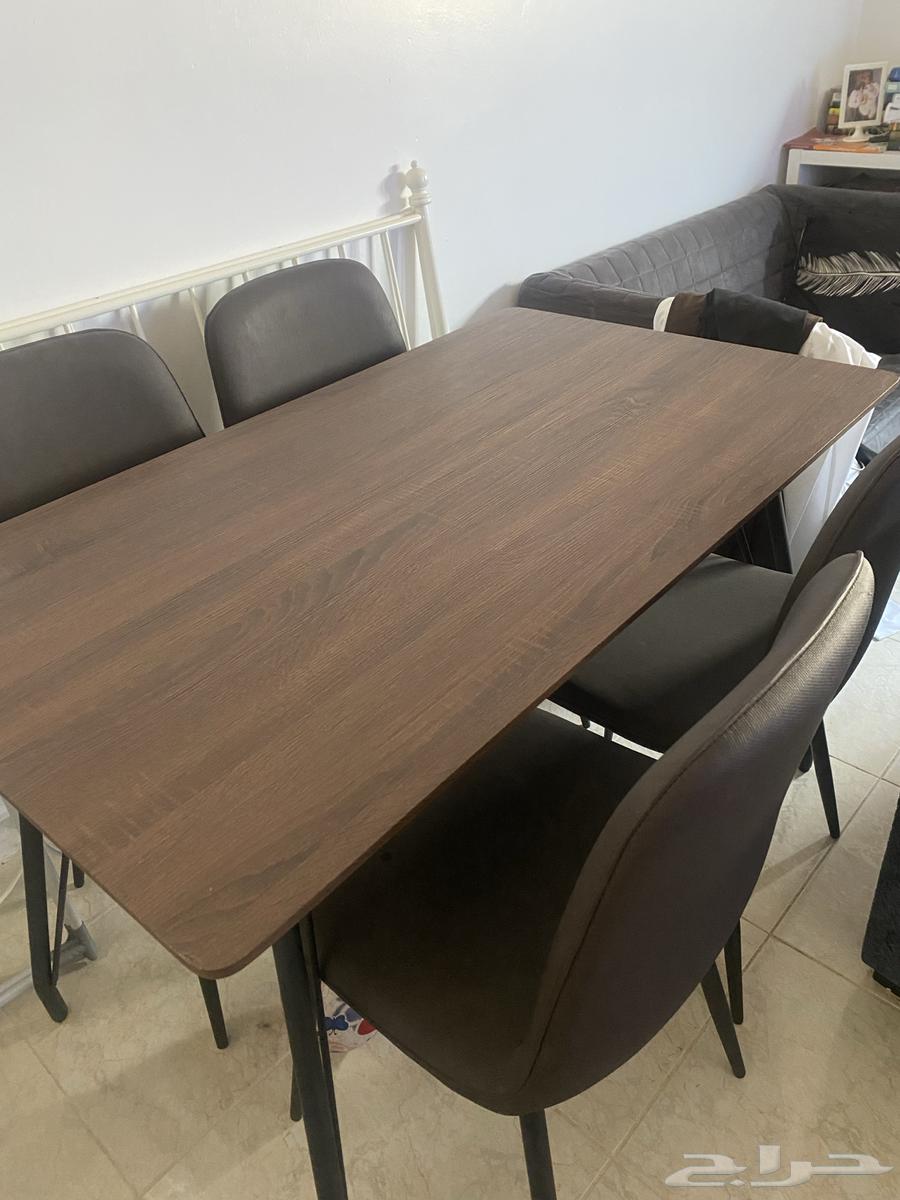 طاولة طعام أربع كراسي64424252920579111